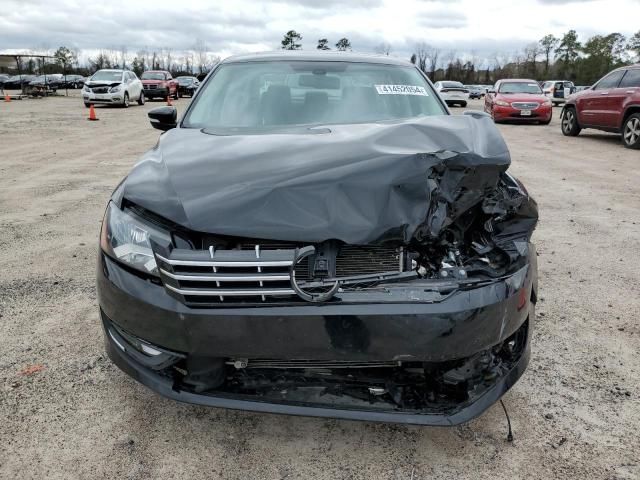 2013 Volkswagen Passat SEL