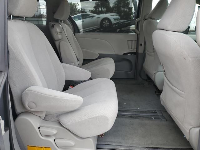 2011 Toyota Sienna LE