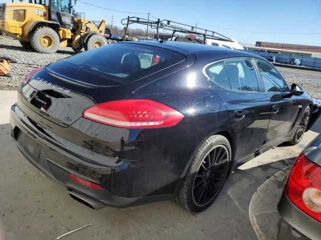 2015 Porsche Panamera 2