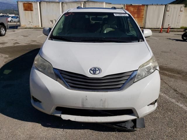 2013 Toyota Sienna XLE