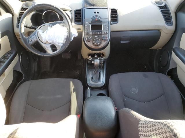 2011 KIA Soul +