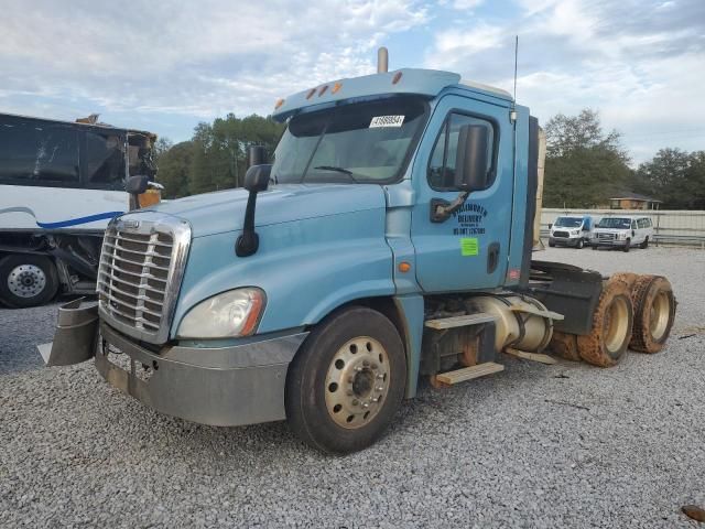 2013 Freightliner Cascadia 125