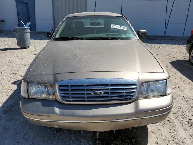 2003 Ford Crown Victoria LX