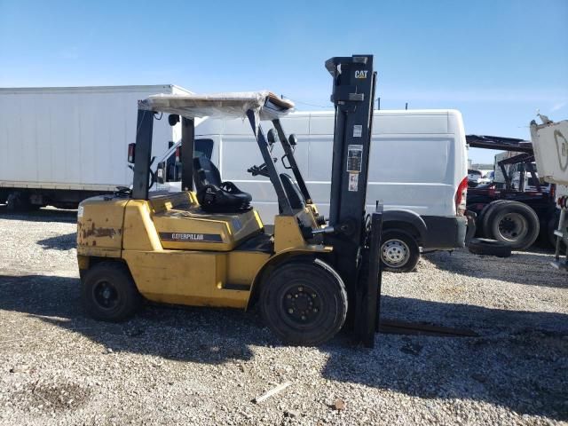 2002 Caterpillar Forklift