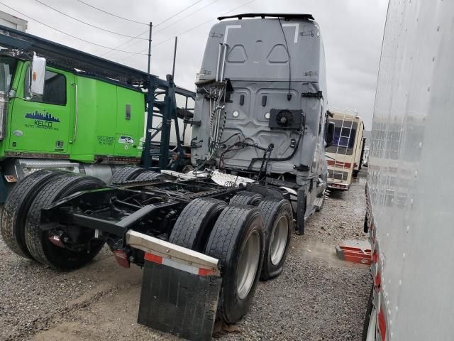 2021 Freightliner Cascadia 126