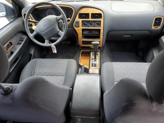 1999 Nissan Pathfinder XE