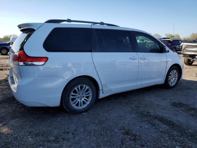 2013 Toyota Sienna XLE