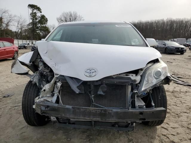 2014 Toyota Sienna LE