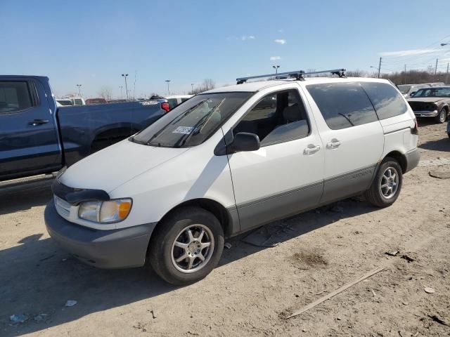 2000 Toyota Sienna CE