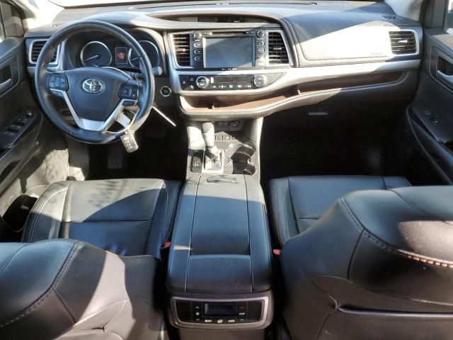 2017 Toyota Highlander SE