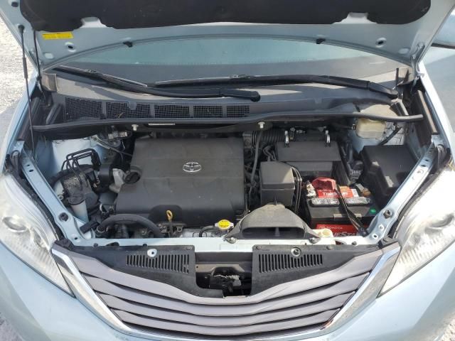 2016 Toyota Sienna XLE