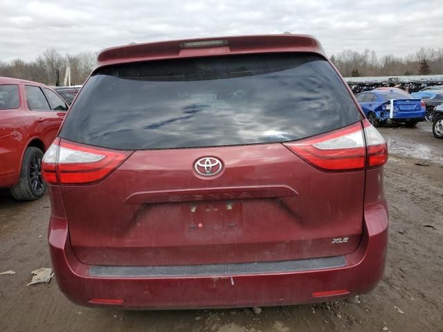 2016 Toyota Sienna XLE