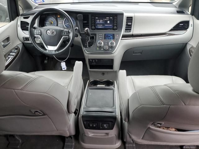 2018 Toyota Sienna XLE