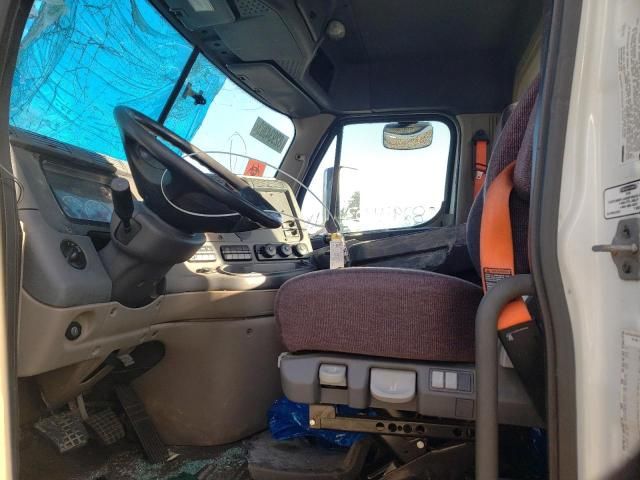 2016 Freightliner Cascadia 113