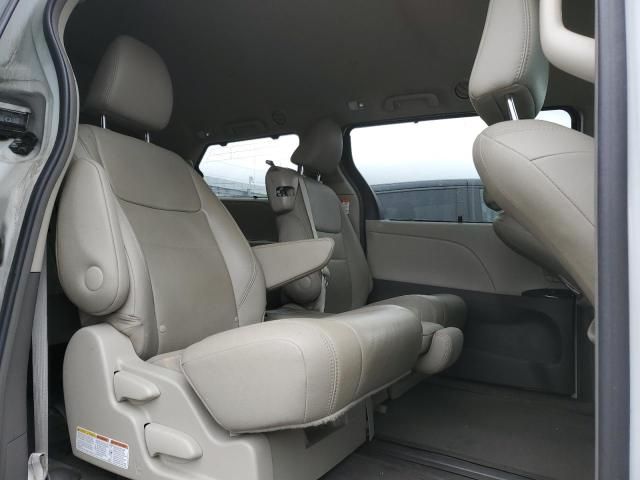 2017 Toyota Sienna XLE