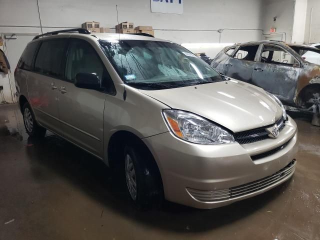 2004 Toyota Sienna CE