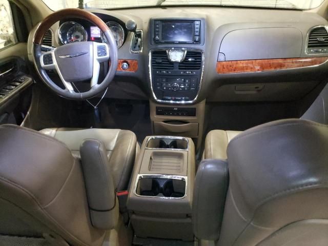 2015 Chrysler Town & Country Limited Platinum