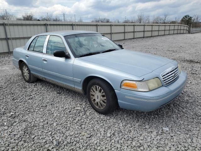 2004 Ford Crown Victoria LX