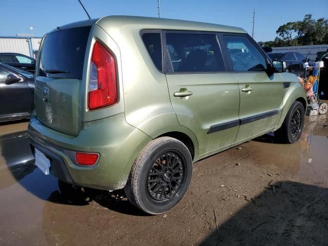 2013 KIA Soul +