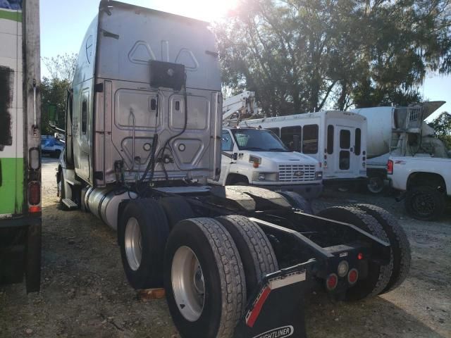 2020 Freightliner Cascadia 126