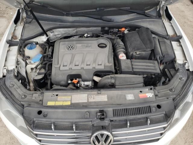 2013 Volkswagen Passat SEL