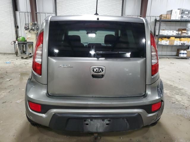 2013 KIA Soul +