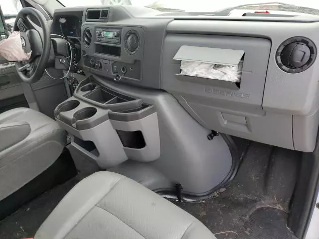 2024 Ford Econoline E350 Super Duty Cutaway Van