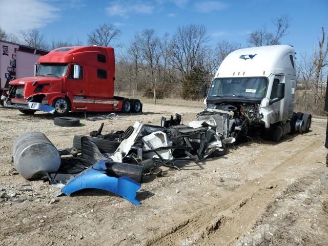 2022 Freightliner Cascadia 126