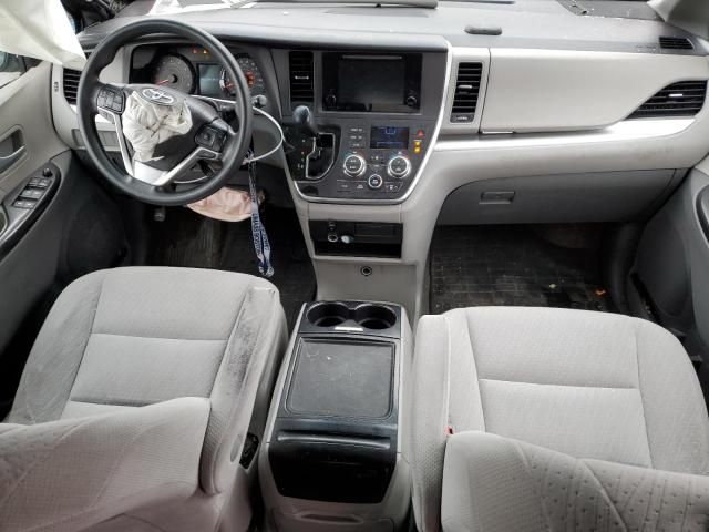 2016 Toyota Sienna LE