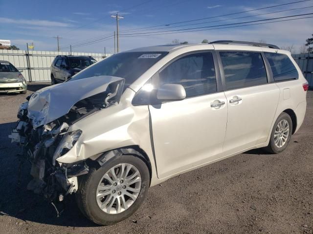 2016 Toyota Sienna XLE