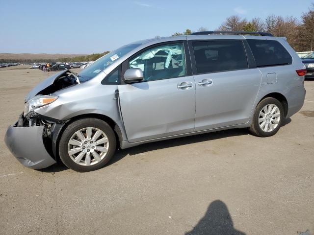 2017 Toyota Sienna XLE