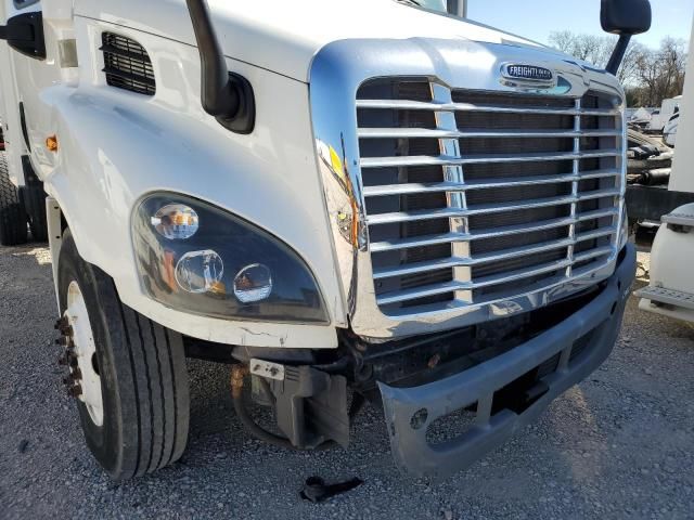 2015 Freightliner Cascadia 113