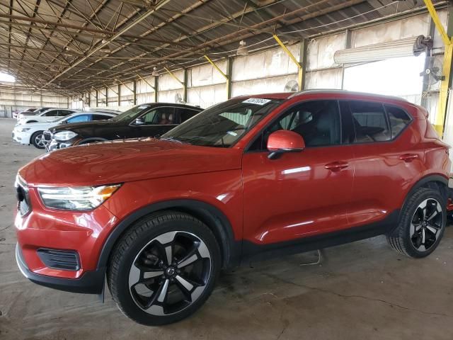 2019 Volvo XC40 T4 Momentum