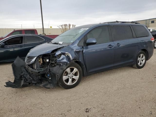 2014 Toyota Sienna LE