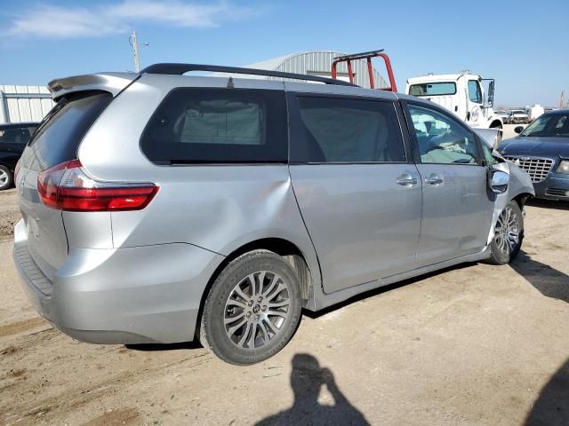 2020 Toyota Sienna XLE