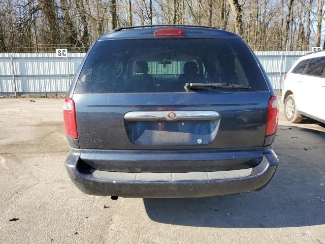 2007 Chrysler Town & Country LX