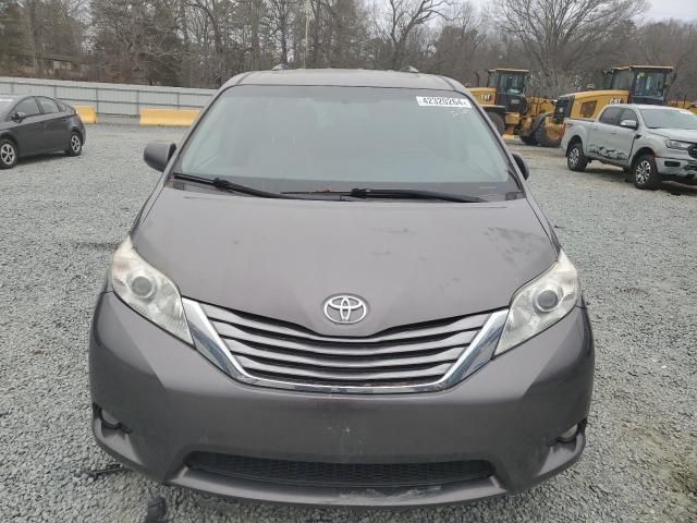 2017 Toyota Sienna XLE