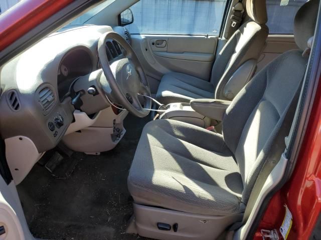 2005 Chrysler Town & Country LX