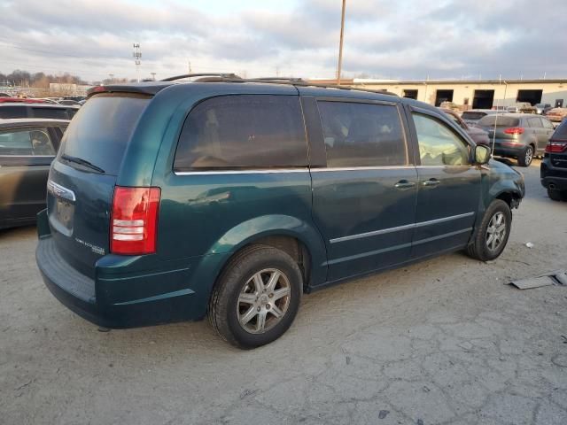 2009 Chrysler Town & Country Touring