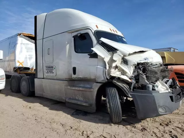 2019 Freightliner Cascadia 126