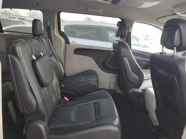 2013 Chrysler Town & Country Touring L