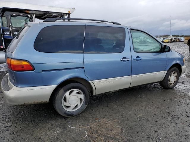 2000 Toyota Sienna LE