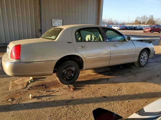 2005 Lincoln Town Car Signature Limited