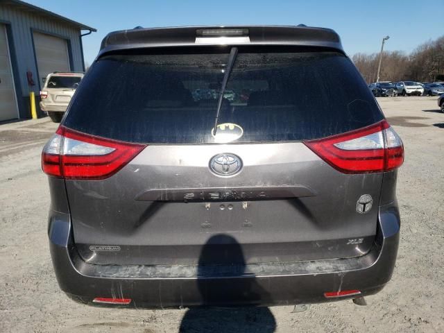 2016 Toyota Sienna XLE