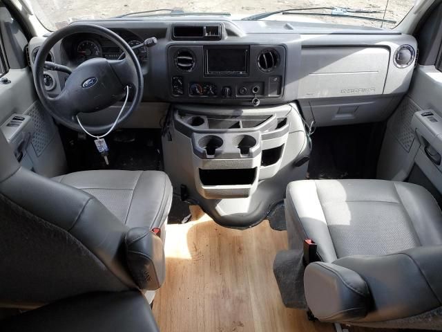 2013 Ford Econoline E350 Super Duty Wagon