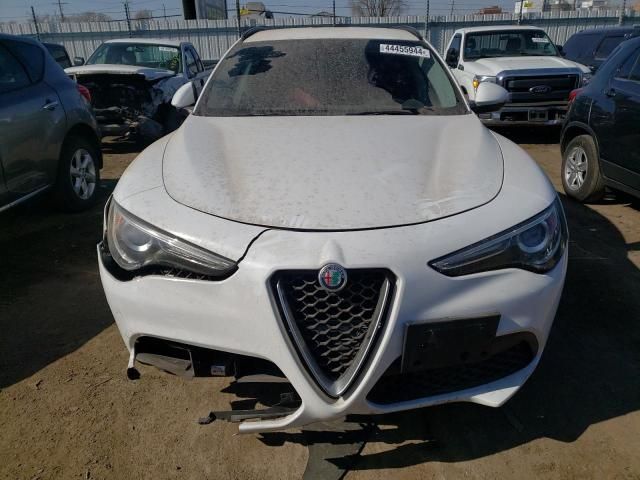 2018 Alfa Romeo Stelvio Sport