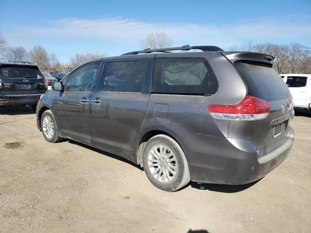 2013 Toyota Sienna XLE