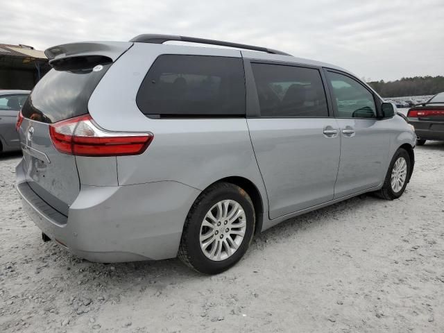 2017 Toyota Sienna XLE