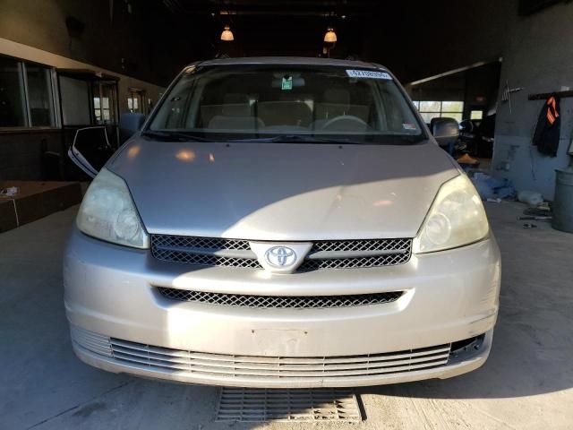 2004 Toyota Sienna CE