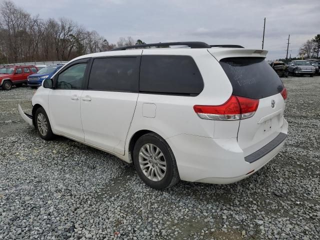 2013 Toyota Sienna XLE